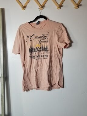 DISTRICT WOMEN'S COUNTRY ROADS TAKE ME HOME SIZE MEDIUM